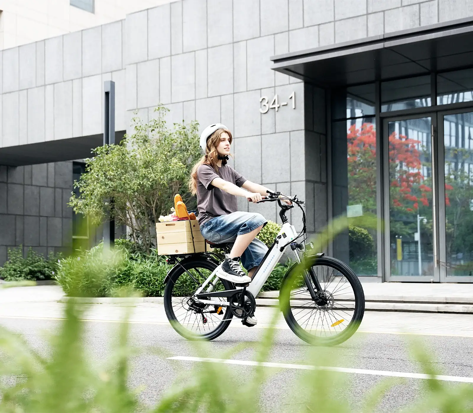 isinwheel riders moving through city life.